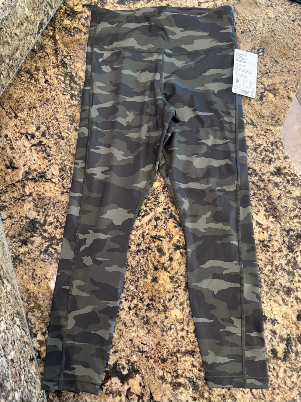 NWT - Athleta Olive & Black Camo 7/8 High-Waist Leggings